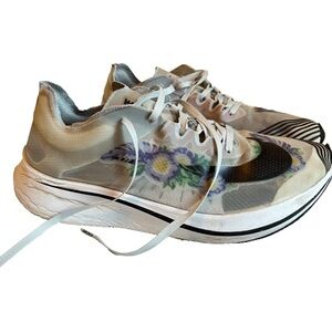 Nike Zoom Fly SP Women’s Size 12 Running Shoes Purple Floral White Black